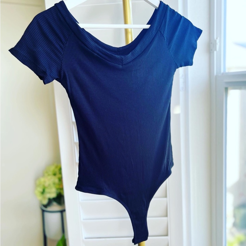 Lulus ribbed v neck bodysuit